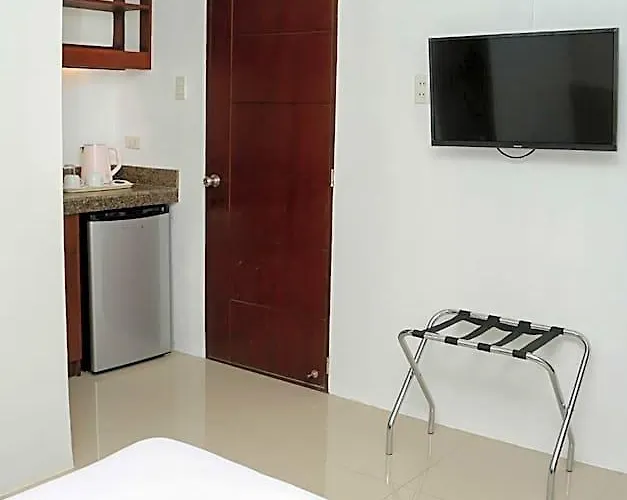 Hotel The Chipper Quezon 3*